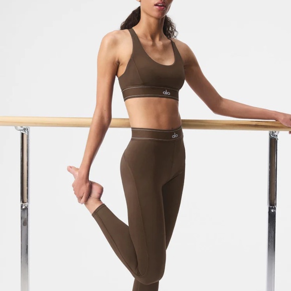 ALO Yoga Pants - Alo Airlift High-Waist Suit Up Legging - Espresso - Size L